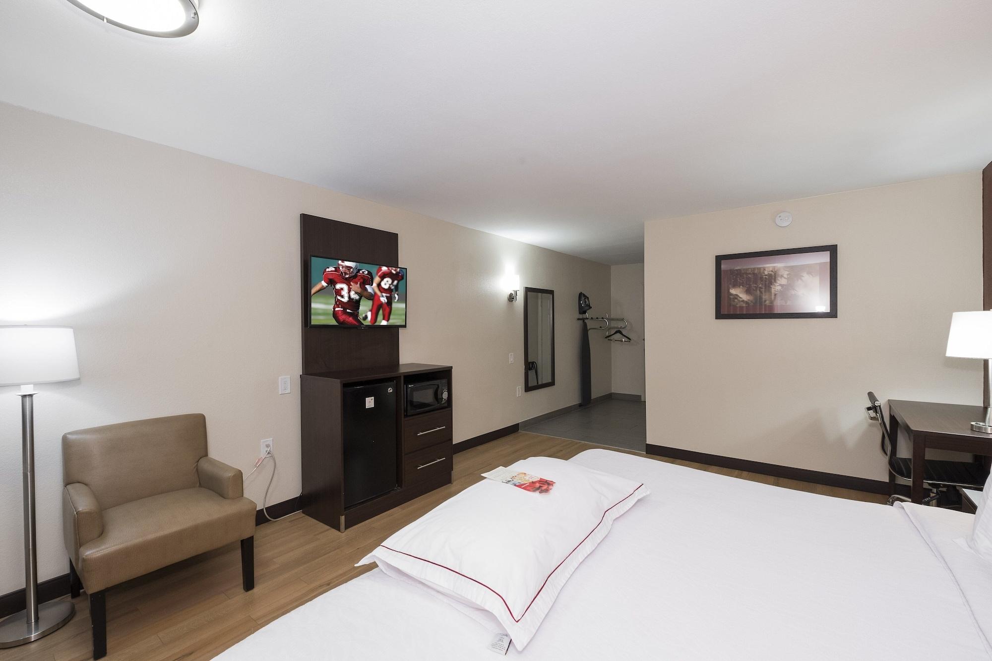 Red Roof Inn Plus+ Пъкипсий Екстериор снимка