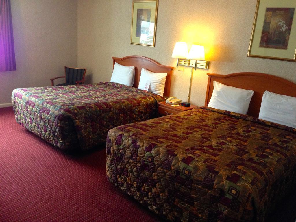 Red Roof Inn Plus+ Пъкипсий Стая снимка