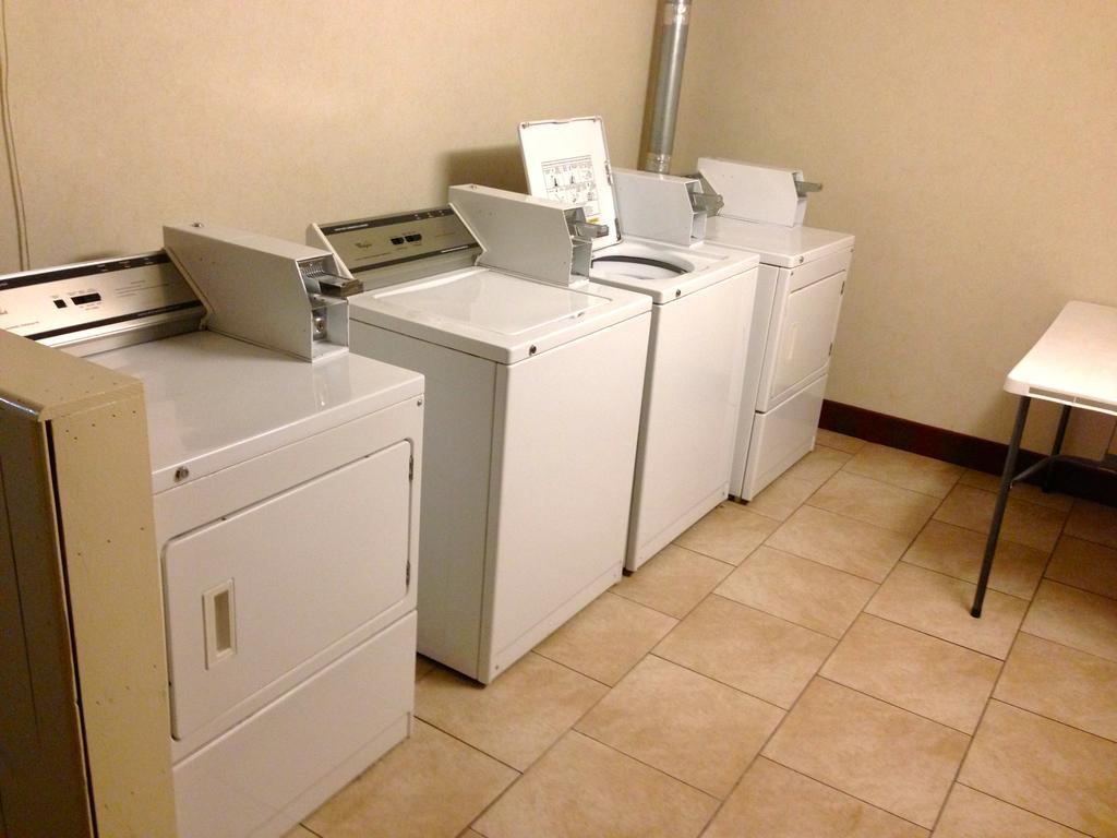 Red Roof Inn Plus+ Пъкипсий Екстериор снимка